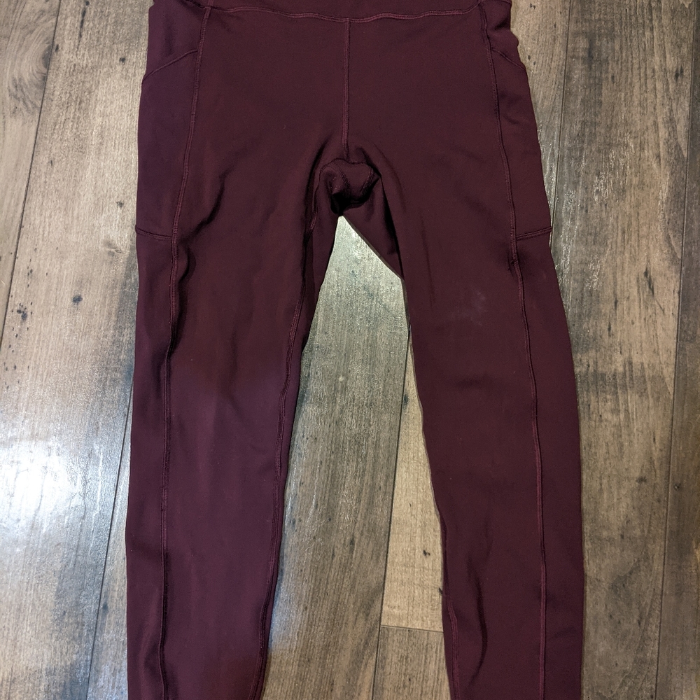 Lululemon invigorate cassis